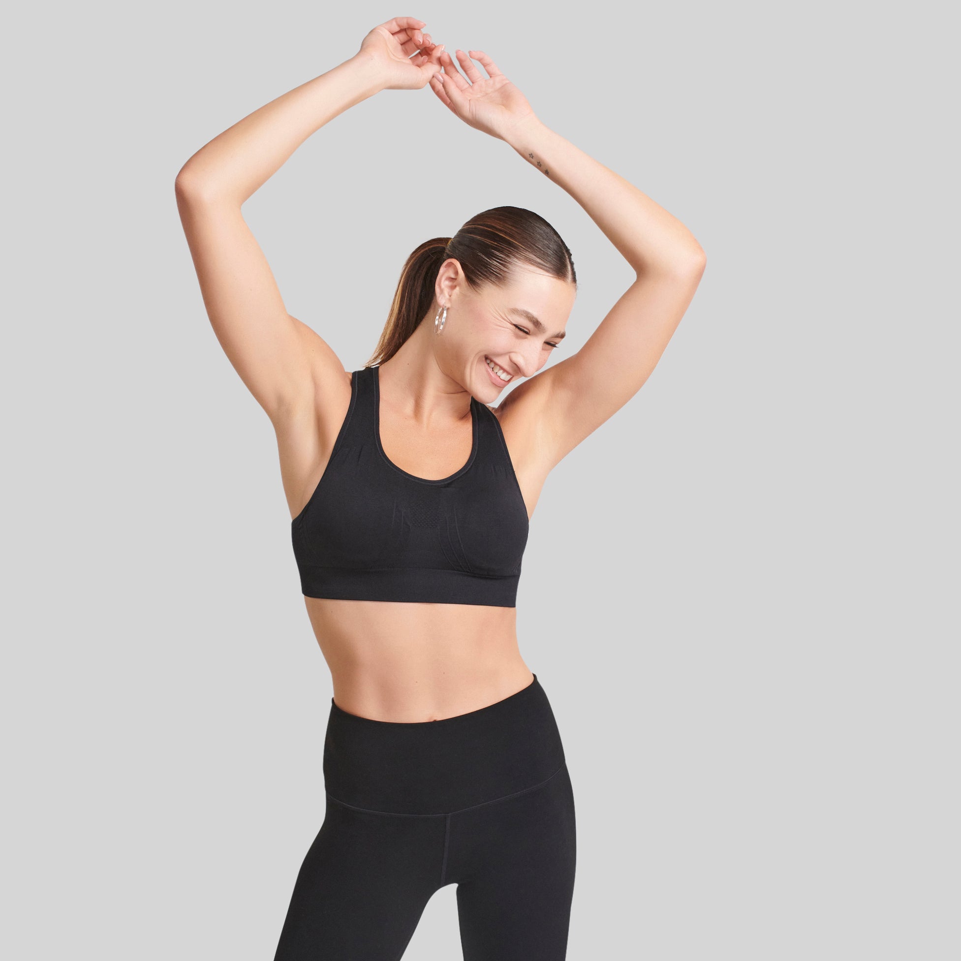 The Seamless Sports Bra (Sewn In Pads)