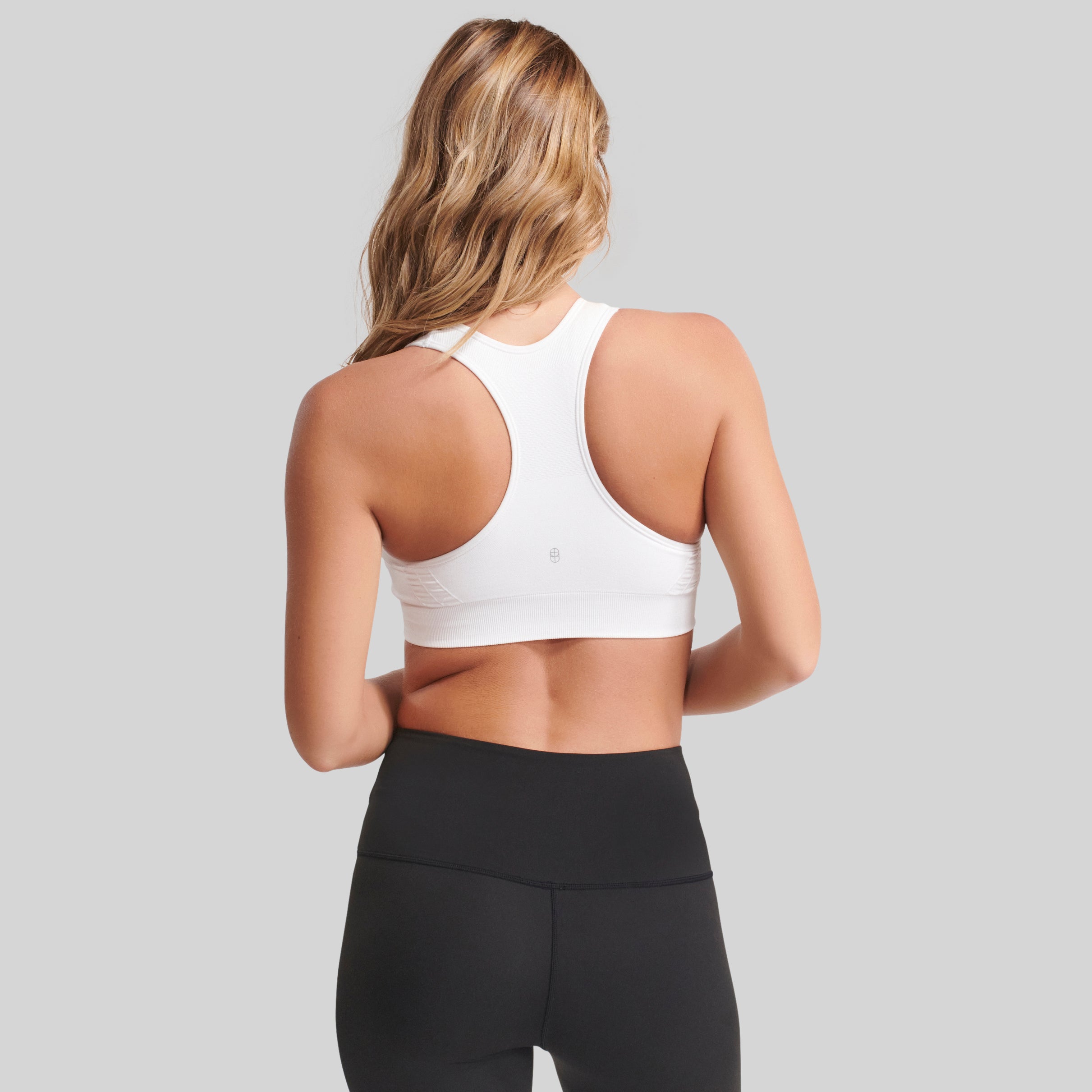 The Seamless Sports Bra (Sewn In Pads)